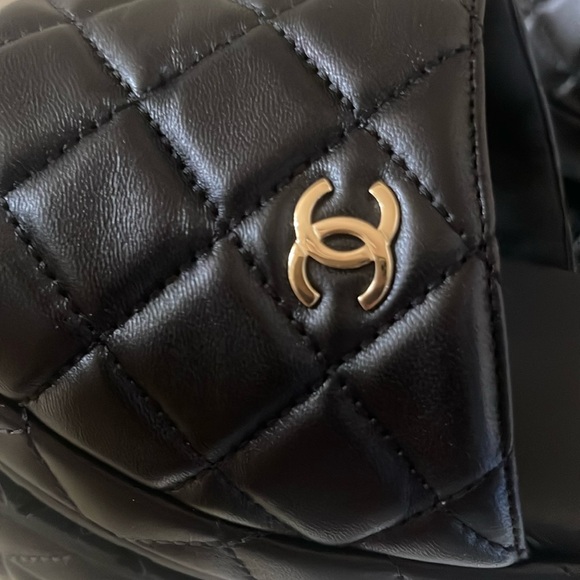 Chanel 23C quilted leather interlocking CC slides size 40 - Picture 14 of 16